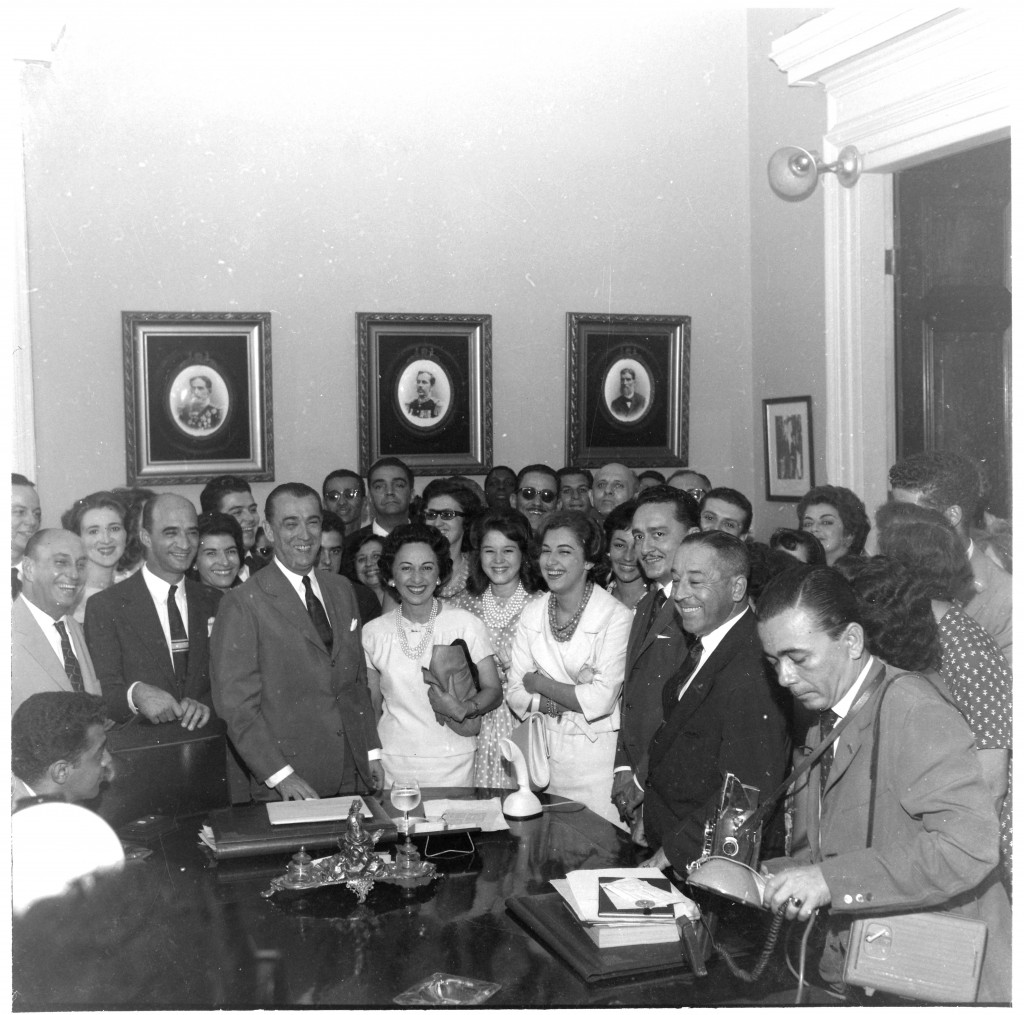  Juscelino se despede dos funcionários do Palácio do Catete, em 20 de abril de 1960. Acervo Arquivo Nacional. Acervo Museu da República